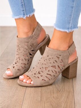 NEW Vince Camuto Taupe Cutout Heels Block Heel Slingback Sandals 8.5
